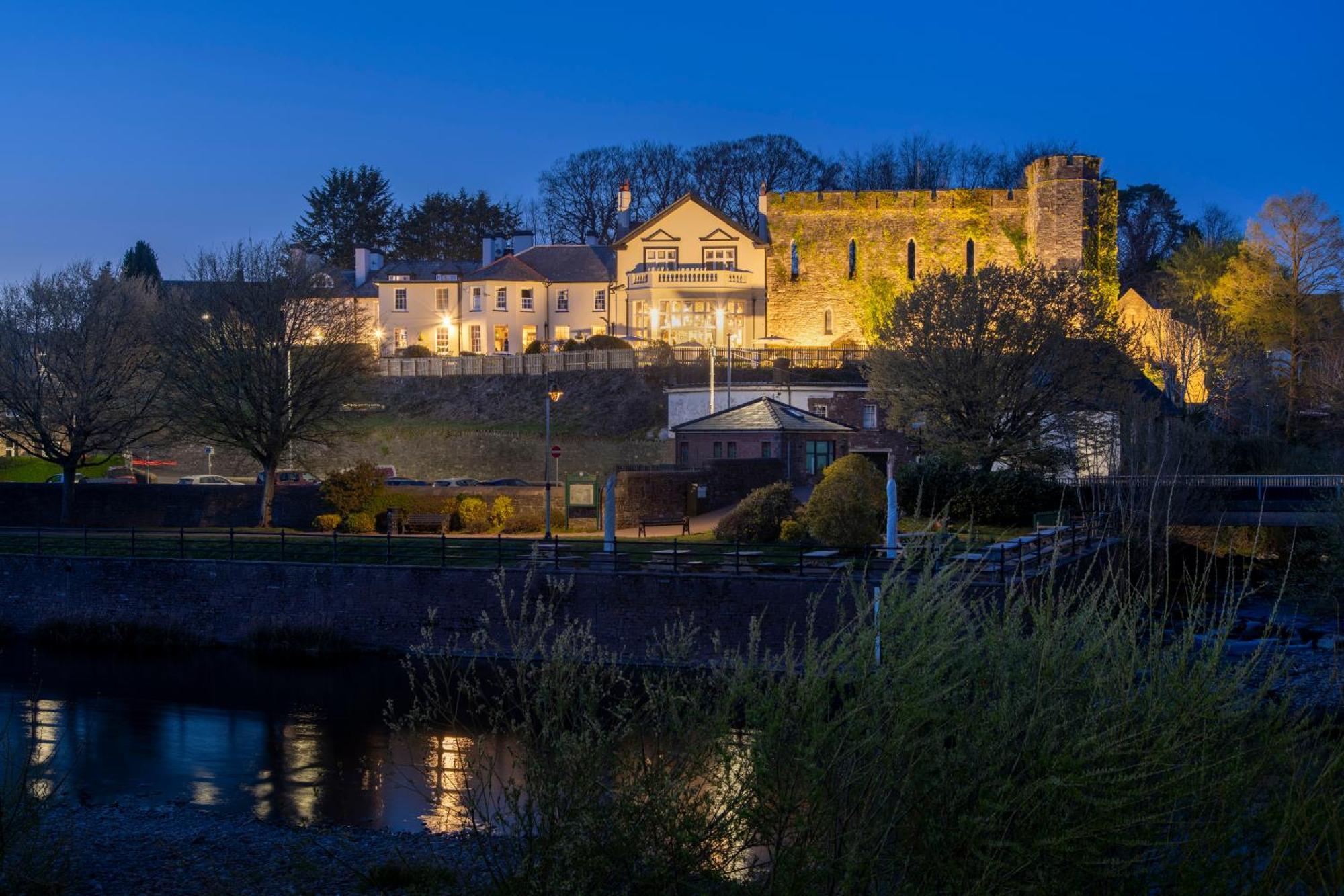 The Castle Of Brecon Hotel, Brecon, Powys Exterior photo
