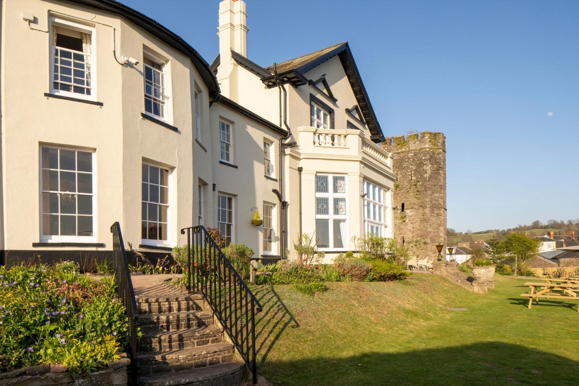 The Castle Of Brecon Hotel, Brecon, Powys Exterior photo
